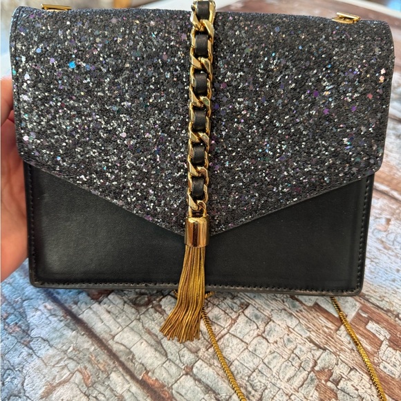 Beautiful Black and Gold Women's Evening Bag - Picture 5 of 8